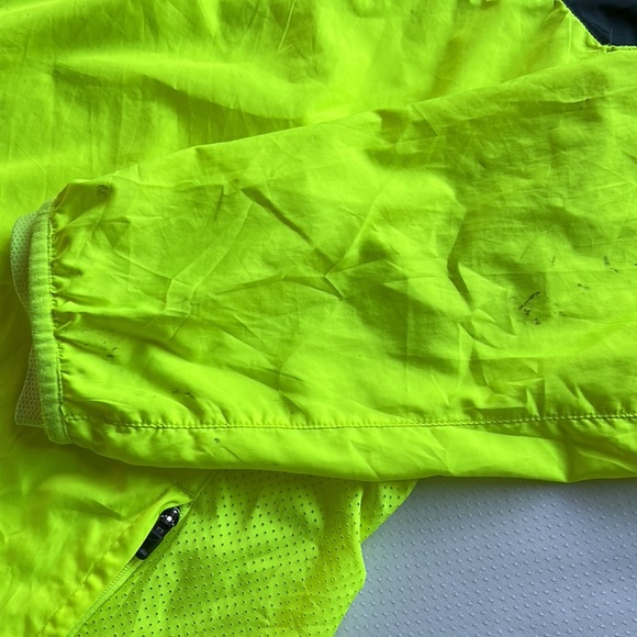 Nike Running HiVis Light Jacket Unisex XL High Visibility Reflective Windbreaker - Picture 4 of 8